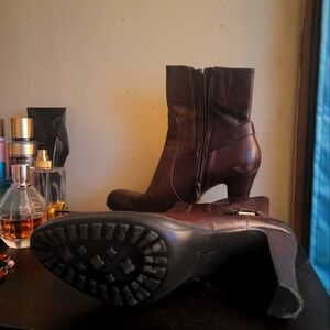 Women's leather ankle boots